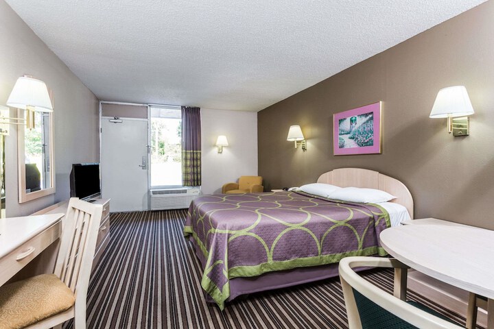 1 Queen Bed Mobility Accessible (1 of 8)