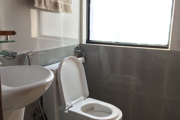 Room 7 of 18