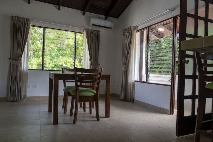Room 6 of 115