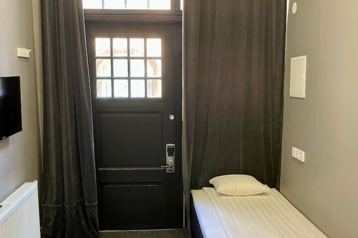 Room 58 of 149