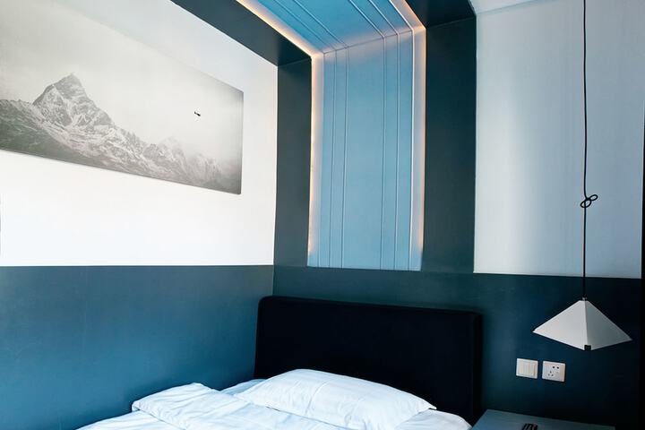 Room 7 of 52