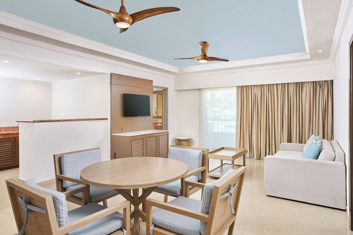 Room 33 of 160