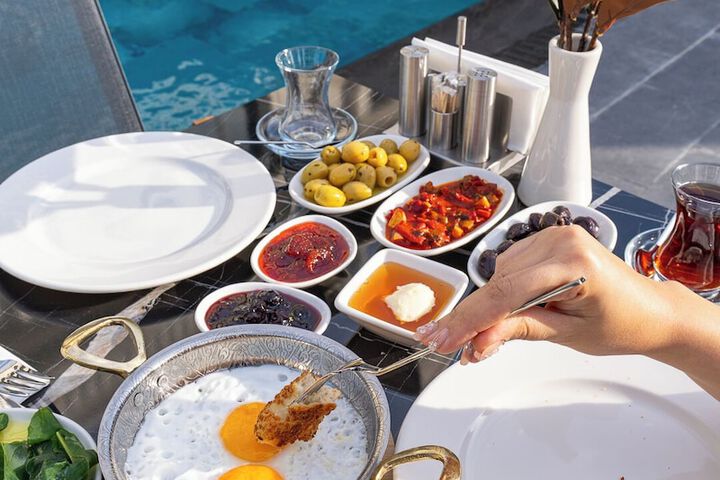 Dining 68 of 76