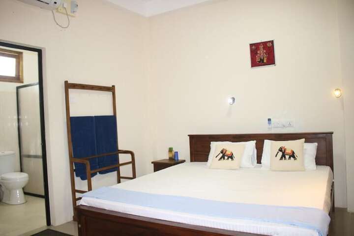 Room 13 of 48