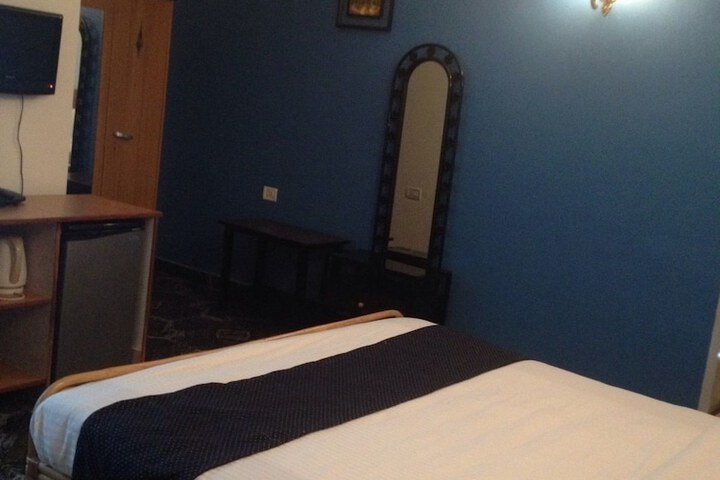 Room 3 of 24