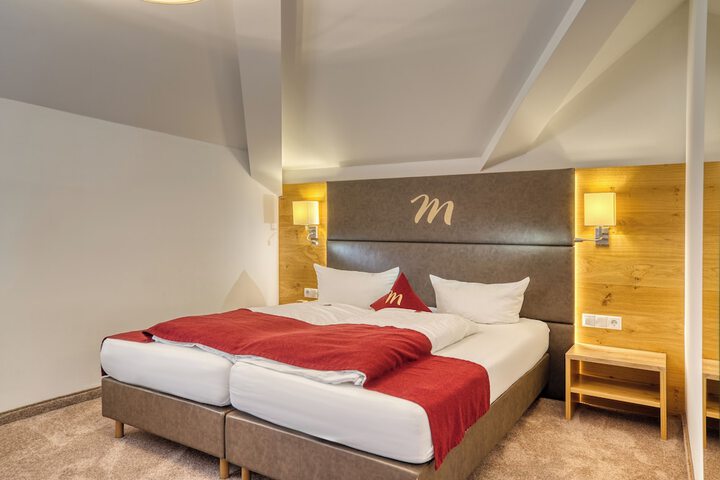 Room 27 of 131