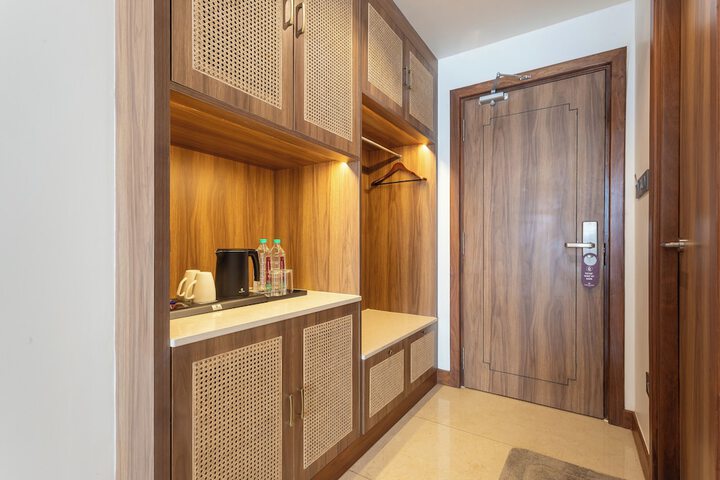 Room 15 of 48