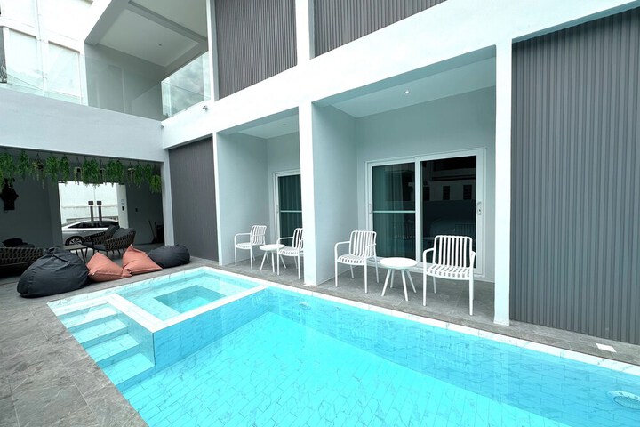 Pool 41 of 75