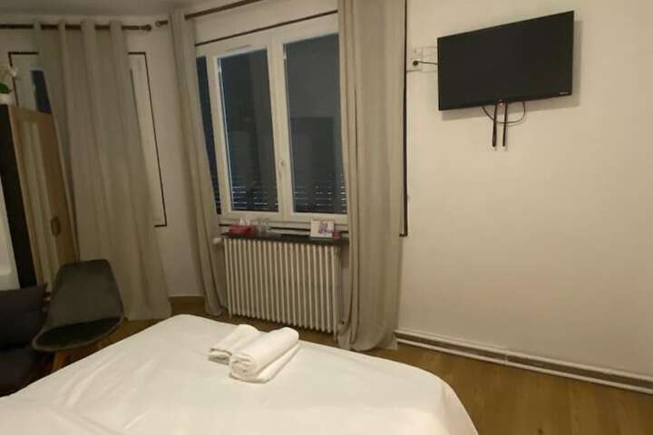 Room 2 of 24