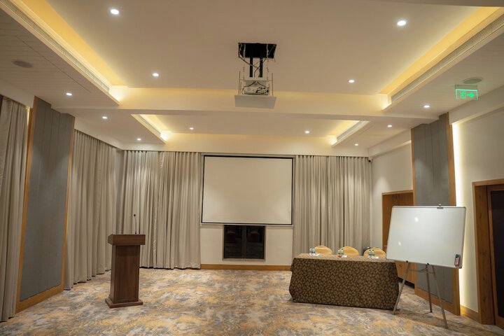 Ballroom/Hall 47 of 55
