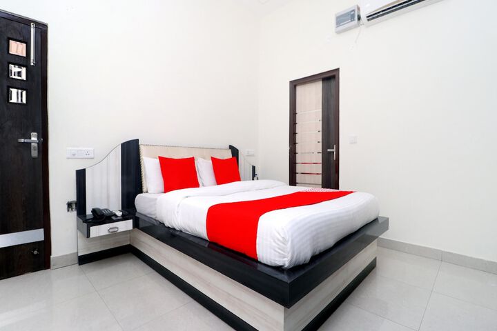 Room 7 of 25