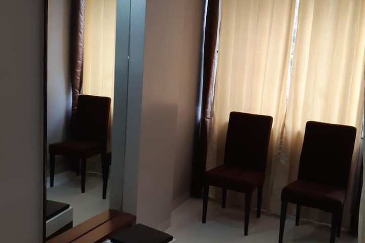Room 27 of 43