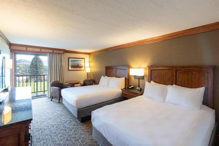 Standard 2 Queen Beds Lake View (6 of 8)