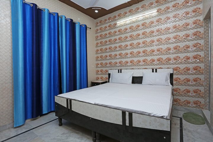 Room 16 of 22