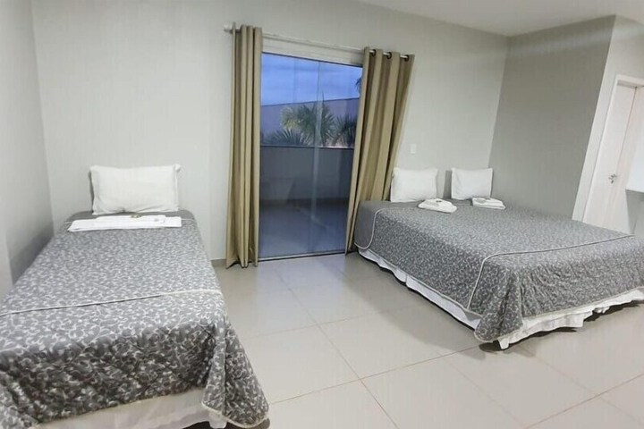 Room 6 of 16