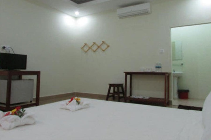Room 11 of 48