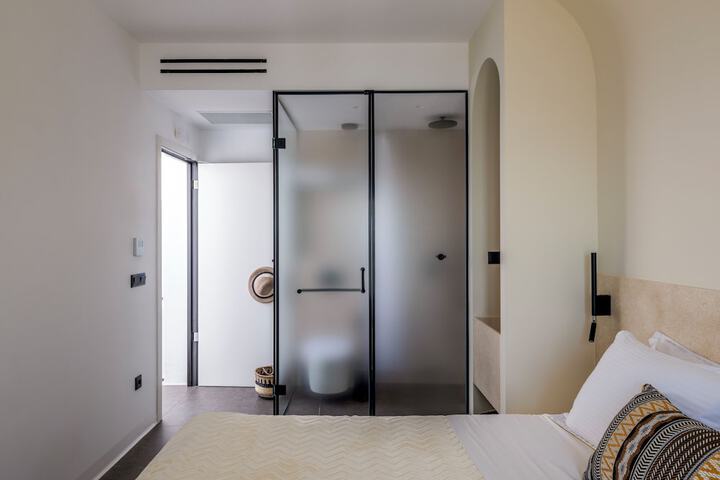 Room 33 of 56