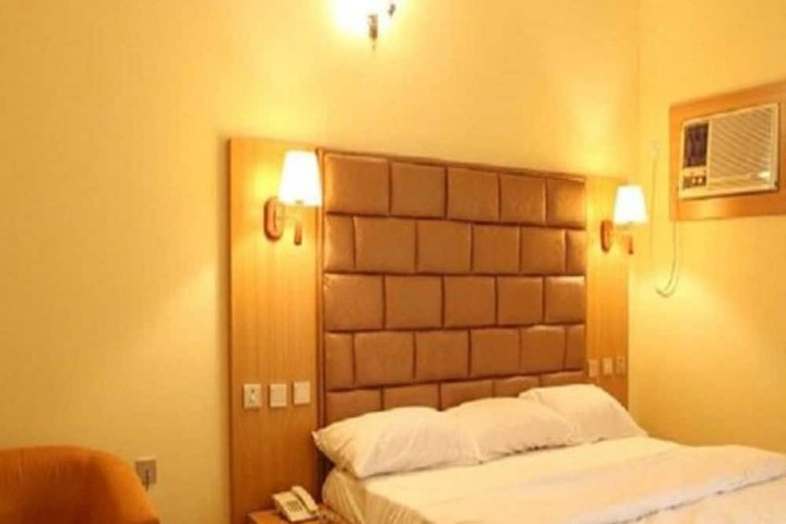 Room 5 of 15