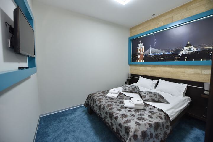 Room 18 of 27