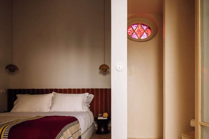 Room 4 of 82