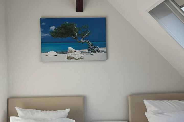 Room 29 of 85
