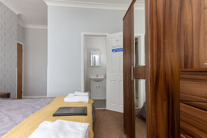 Room 13 of 50