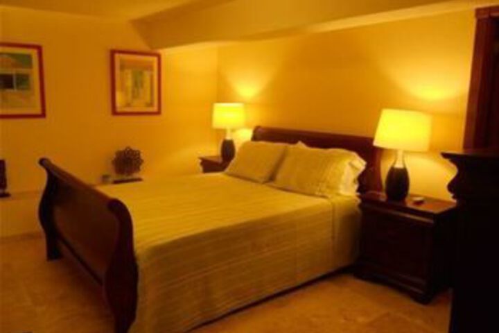 Room 12 of 28