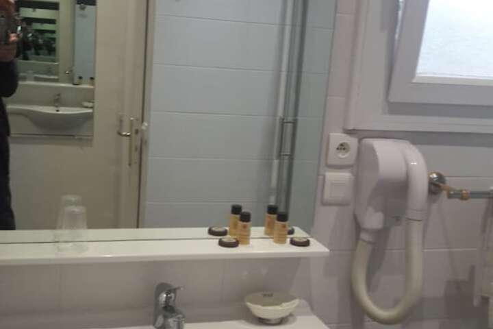 Room 42 of 50