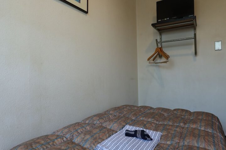 Room 7 of 19