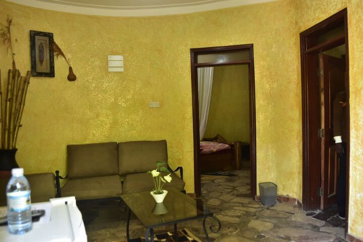 Room 18 of 37