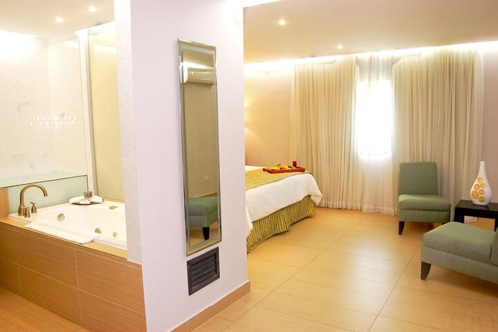 Room 7 of 40