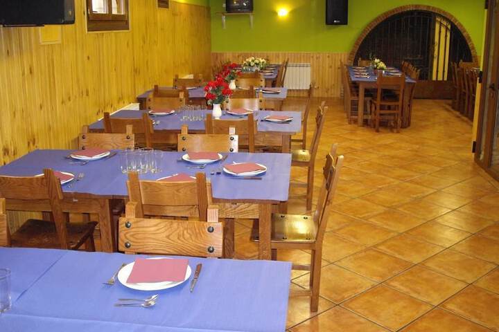 Dining 2 of 10