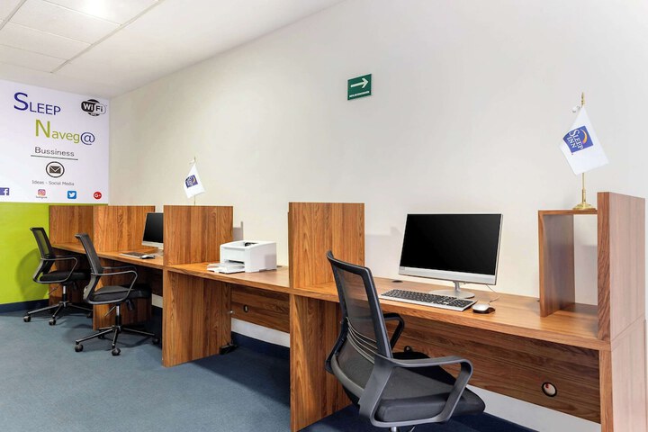 Business Center 59 of 68