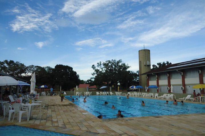 Pool 15 of 63