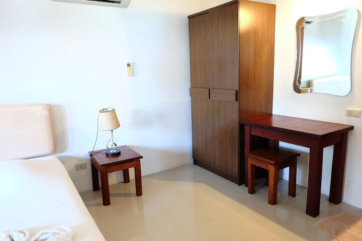 Room 27 of 87