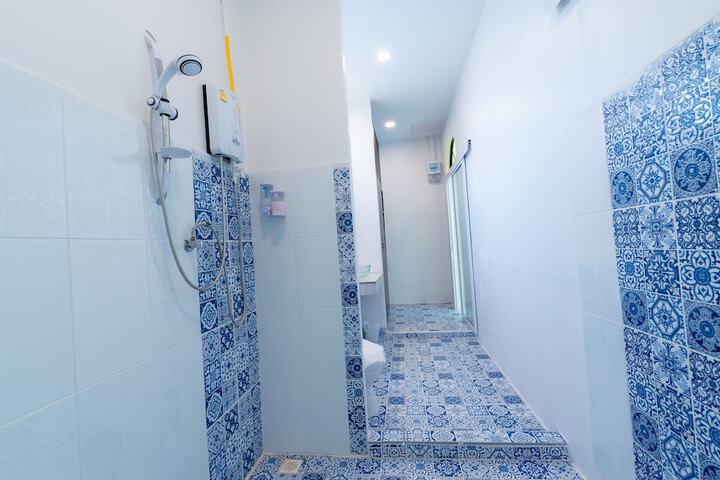 Room 15 of 23