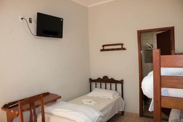 Room 25 of 40