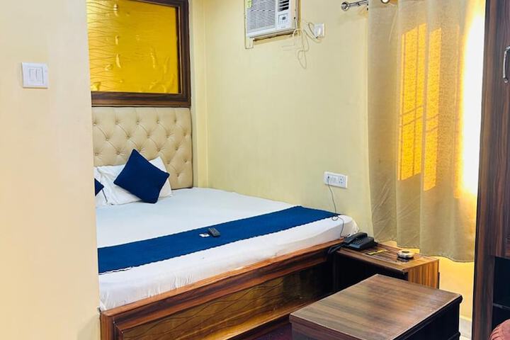 Room 9 of 65