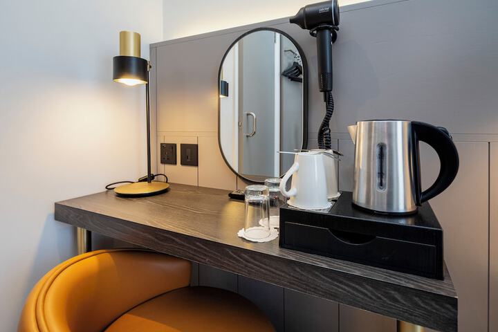 In-room business center