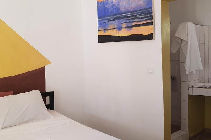 Room 10 of 37