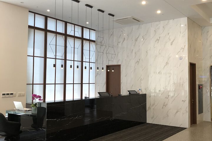 Check-in/check-out kiosk