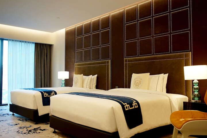 Room 13 of 60