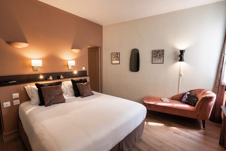 Room 32 of 209