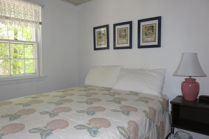 Room 4 of 25