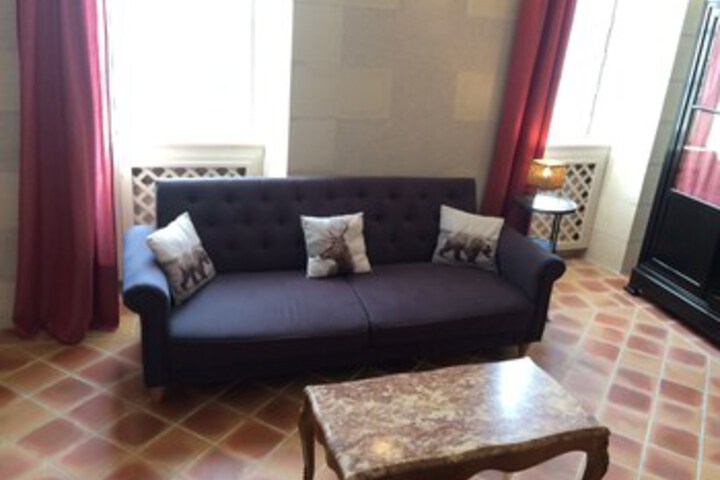 Lounge 10 of 41
