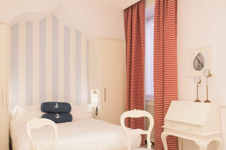 Room 36 of 73