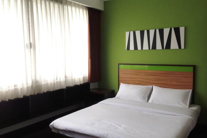Room 6 of 86