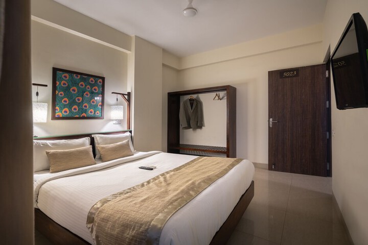 Room 9 of 39