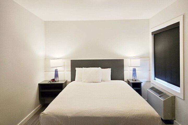 Room 32 of 63
