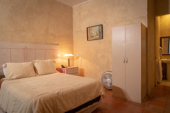 Room 13 of 50